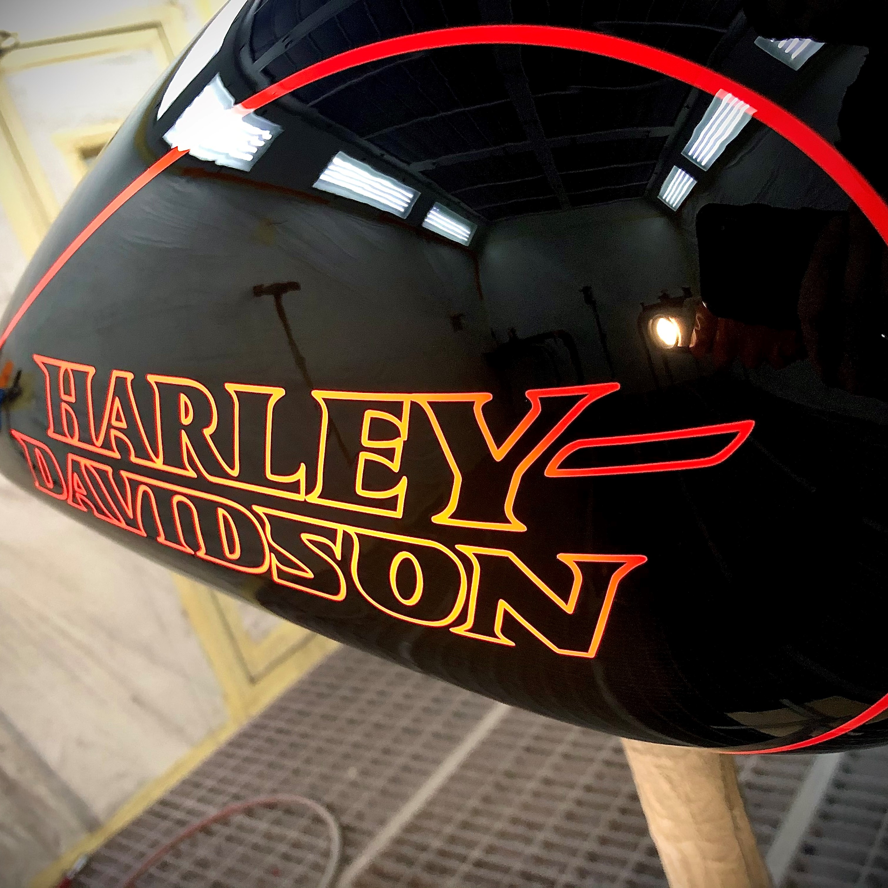 custom-paint-harley-davidson-tank